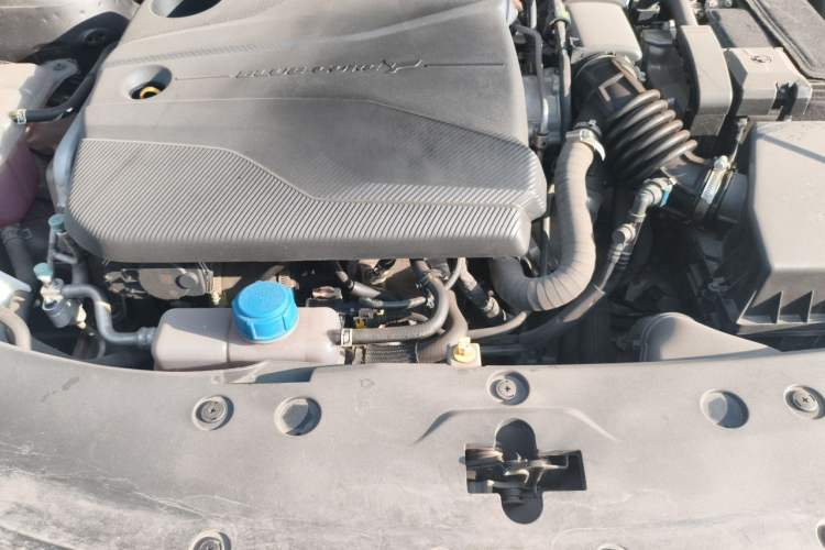 Used CHANGAN UNI-V 2023 1.5T Prestige Model Engine Bay