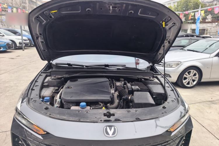 Used CHANGAN UNI-V 2023 1.5T Prestige Model Engine Bay