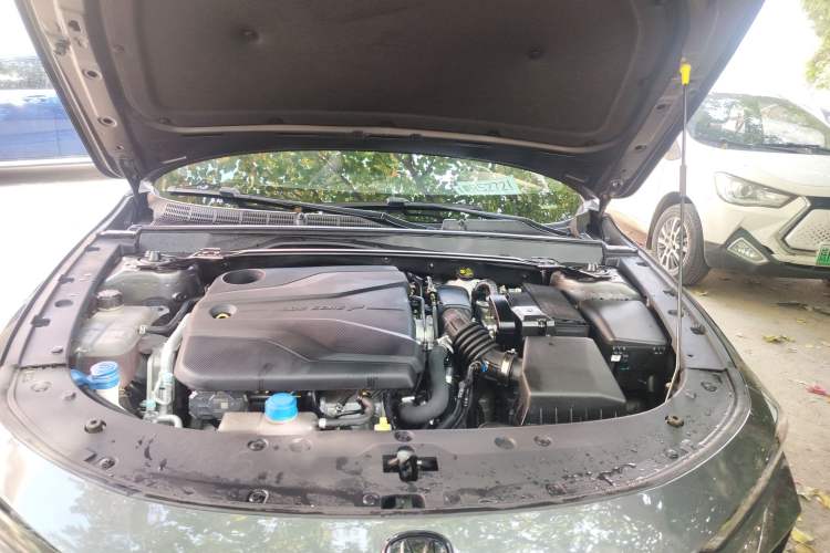Used CHANGAN UNI-V 2023 1.5T Prestige Model Engine Bay