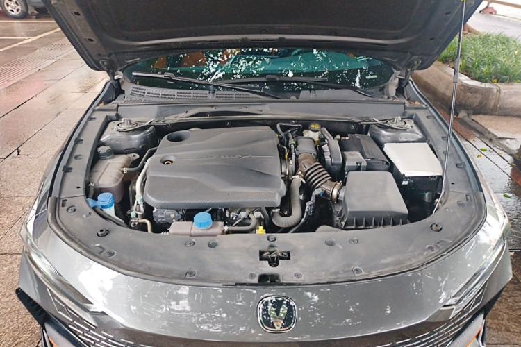 Used CHANGAN UNI-V 2023 1.5T Sport Edition Engine Bay