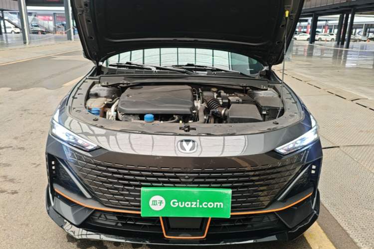 Used CHANGAN UNI-V 2023 1.5T Sport Edition Engine Bay