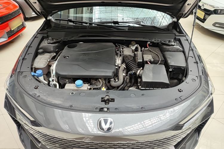 Used CHANGAN UNI-V 2023 1.5T Prestige Model Engine Bay