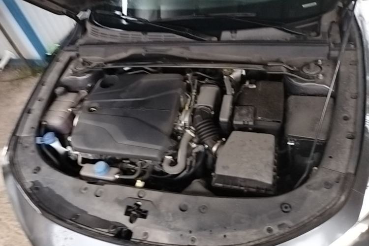 Used CHANGAN UNI-V 2023 1.5T Prestige Model Engine Bay