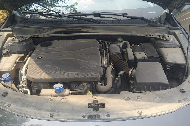 Used CHANGAN UNI-V 2023 1.5T Prestige Model Engine Bay