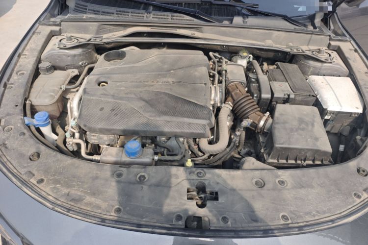 Used CHANGAN UNI-V 2023 1.5T Sport Edition Engine Bay