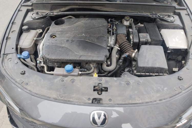 Used CHANGAN UNI-V 2023 1.5T Sport Edition Engine Bay