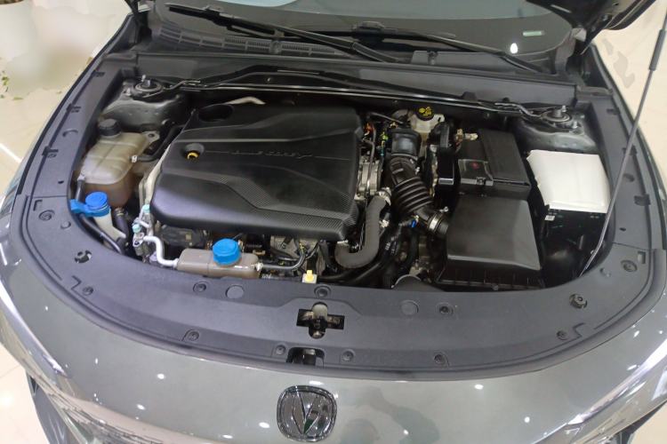 Used CHANGAN UNI-V 2023 1.5T Prestige Model Engine Bay