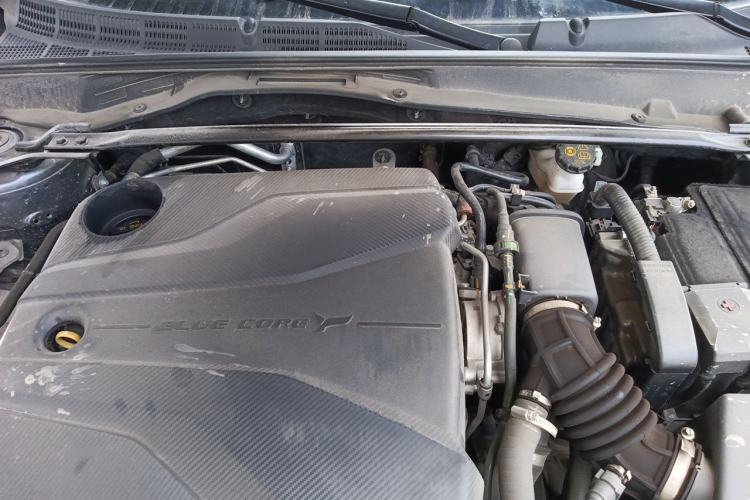 Used CHANGAN UNI-V 2023 1.5T Prestige Model Engine Bay