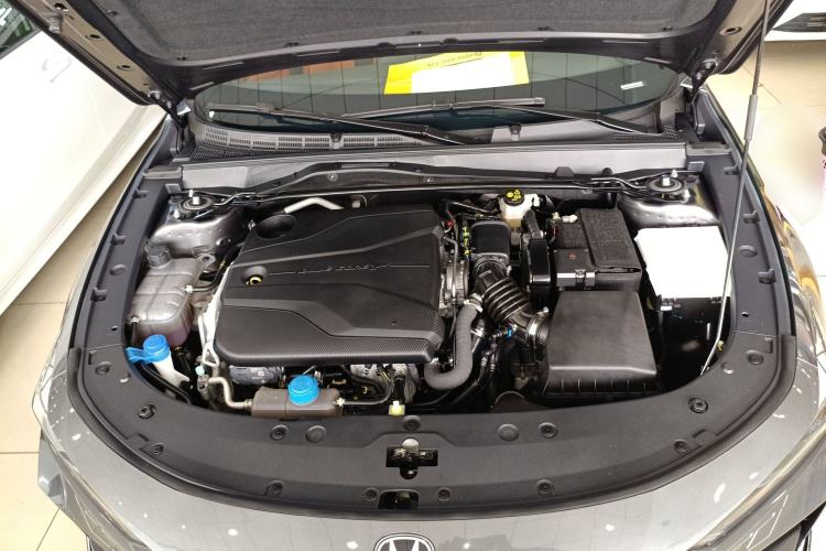 Used CHANGAN UNI-V 2023 1.5T Sport Edition Engine Bay