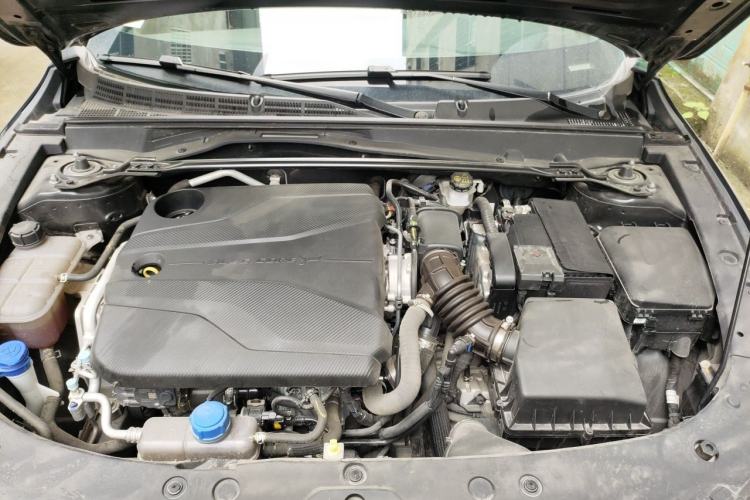 Used CHANGAN UNI-V 2023 1.5T Prestige Model Engine Bay