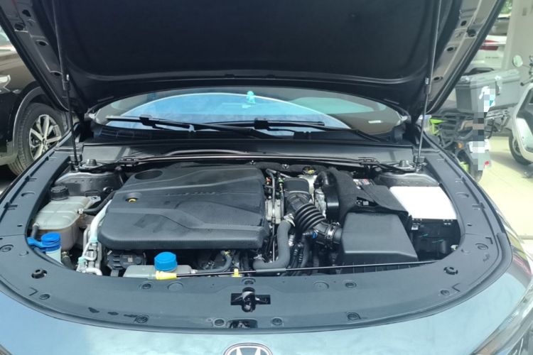 Used CHANGAN UNI-V 2023 1.5T Prestige Model Engine Bay