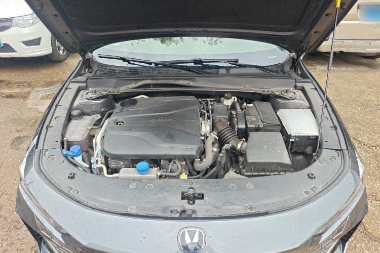Used CHANGAN UNI-V 2023 1.5T Prestige Model Engine Bay