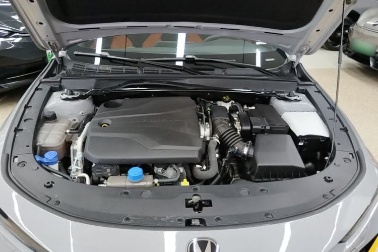 Used CHANGAN UNI-V 2023 1.5T Sport Edition Engine Bay