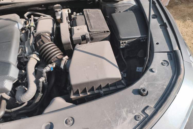 Used CHANGAN UNI-V 2023 1.5T Prestige Model Engine Bay Left