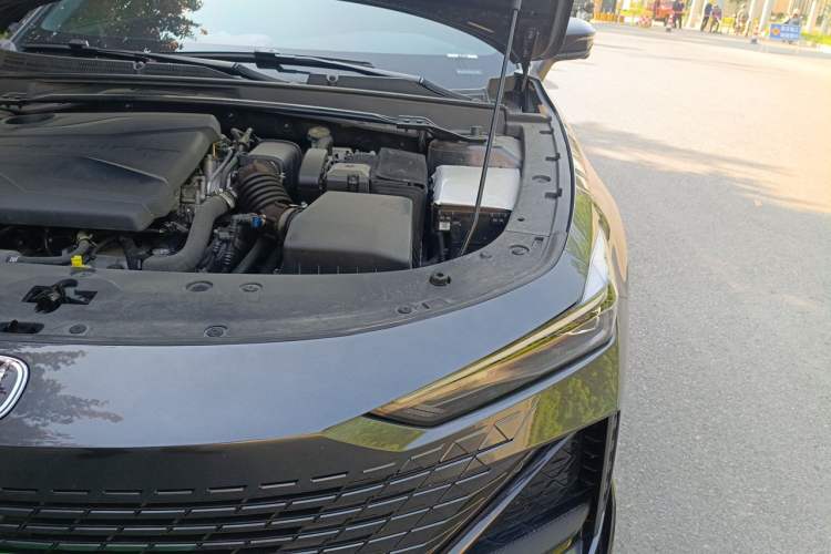 Used CHANGAN UNI-V 2023 1.5T Sport Edition Engine Bay Left