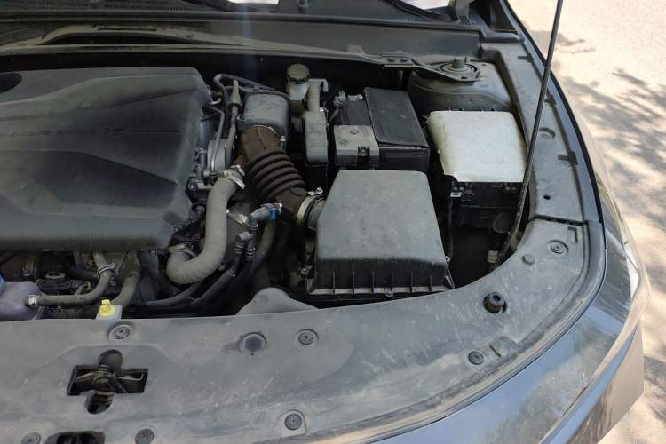 Used CHANGAN UNI-V 2023 1.5T Prestige Model Engine Bay Left