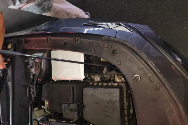 Used CHANGAN UNI-V 2023 1.5T Sport Edition Engine Bay Left