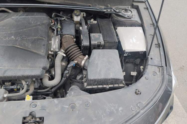 Used CHANGAN UNI-V 2023 1.5T Sport Edition Engine Bay Left