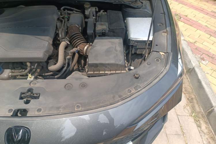 Used CHANGAN UNI-V 2023 1.5T Premium Model Engine Bay Left