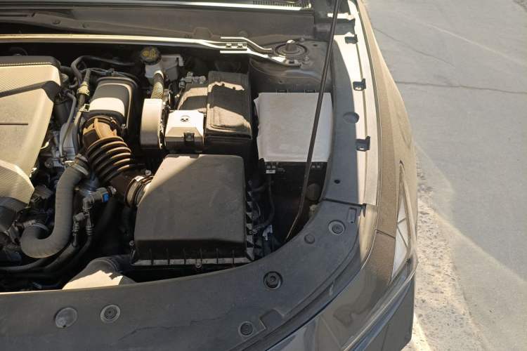 Used CHANGAN UNI-V 2023 1.5T Prestige Model Engine Bay Left