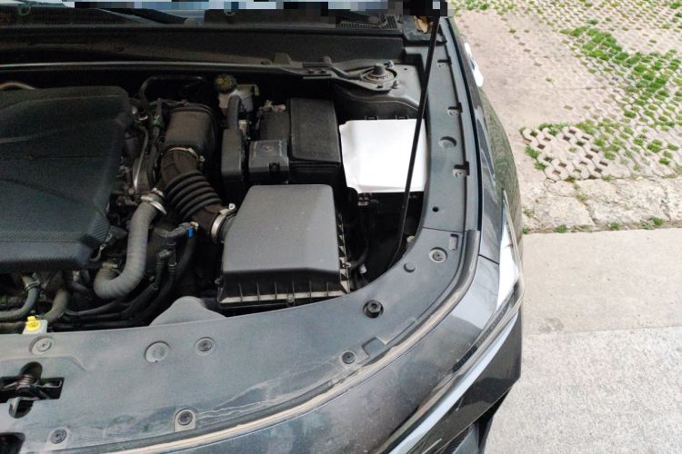 Used CHANGAN UNI-V 2023 1.5T Prestige Model Engine Bay Left