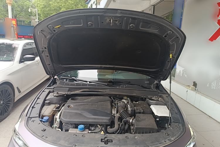 Used CHANGAN UNI-V 2023 1.5T Sport Edition Engine Bay