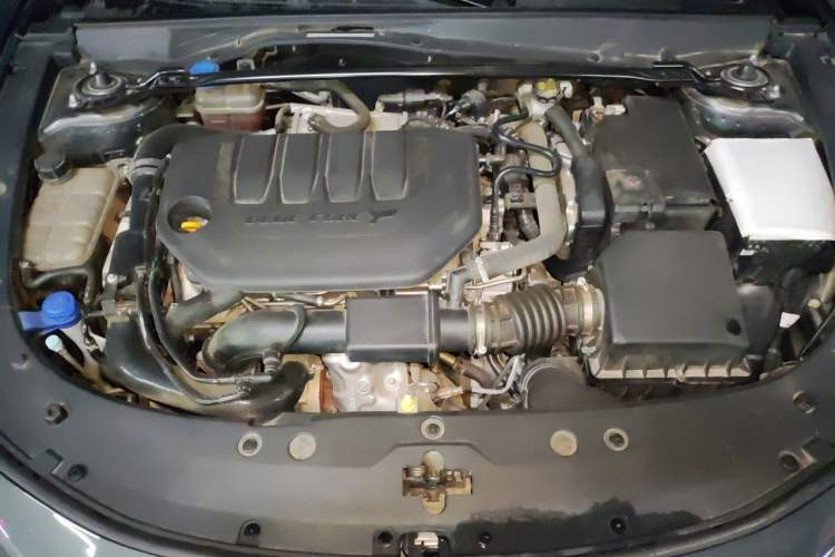 Used CHANGAN UNI-V 2023 2.0T Leading-Speed Edition Engine Bay