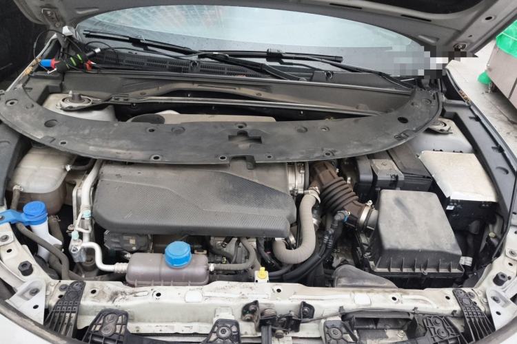 Used CHANGAN UNI-V 2023 1.5T Sport Edition Engine Bay