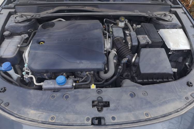 Used CHANGAN UNI-V 2023 1.5T Sport Edition Engine Bay