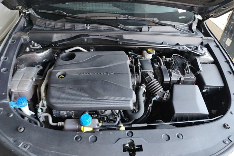 Used CHANGAN UNI-V 2023 1.5T Prestige Model Engine Bay