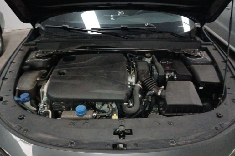 Used CHANGAN UNI-V 2023 1.5T Prestige Model Engine Bay