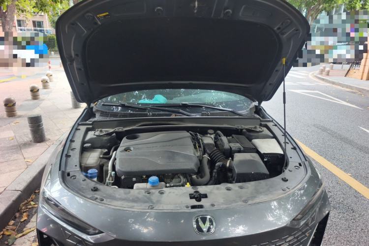 Used CHANGAN UNI-V 2023 1.5T Prestige Model Engine Bay