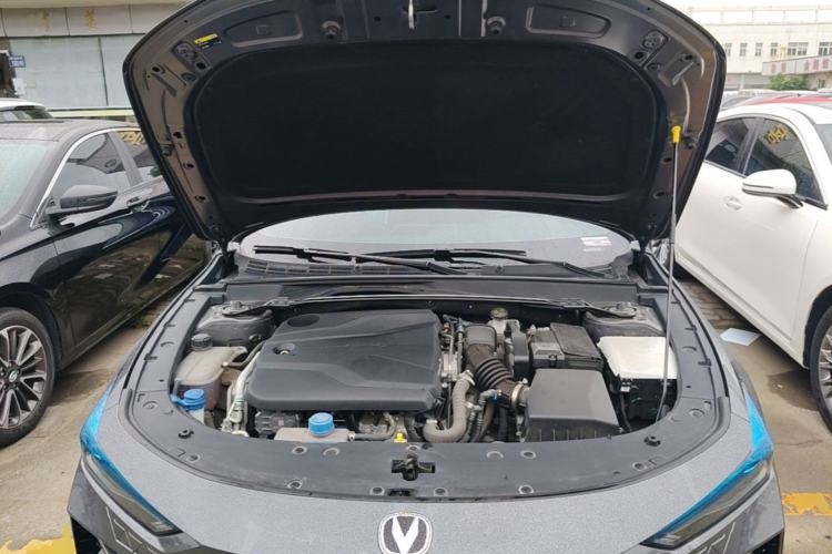 Used CHANGAN UNI-V 2023 1.5T Prestige Model Engine Bay
