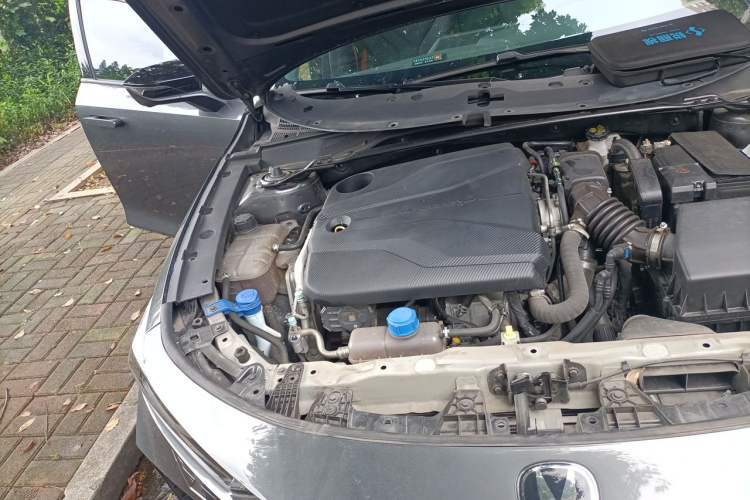 Used CHANGAN UNI-V 2023 1.5T Prestige Model Engine Bay Right