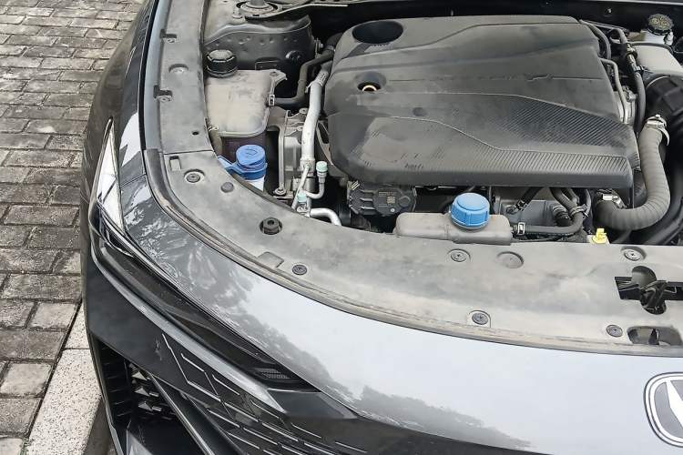 Used CHANGAN UNI-V 2023 1.5T Prestige Model Engine Bay Right