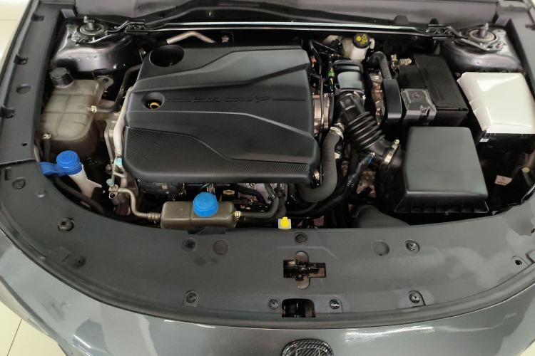 Used CHANGAN UNI-V 2023 1.5T Prestige Model Engine Bay