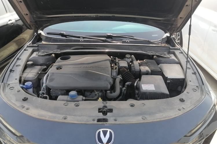 Used CHANGAN UNI-V 2023 1.5T Prestige Model Engine Bay