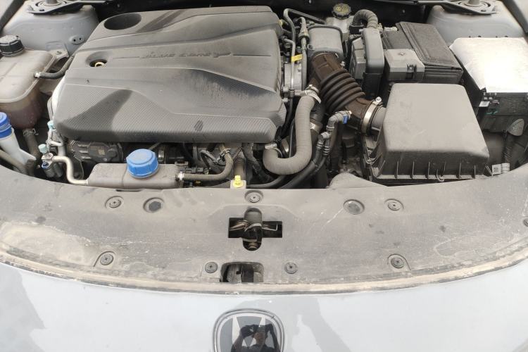 Used CHANGAN UNI-V 2023 1.5T Sport Edition Engine Bay