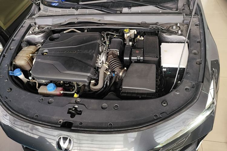 Used CHANGAN UNI-V 2023 1.5T Prestige Model Engine Bay