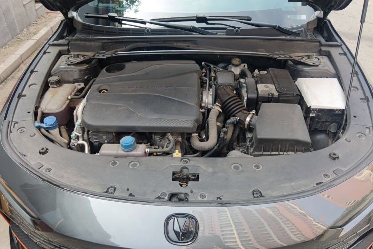Used CHANGAN UNI-V 2023 1.5T Sport Edition Engine Bay