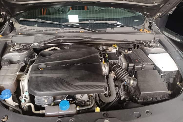 Used CHANGAN UNI-V 2023 1.5T Prestige Model Engine Bay