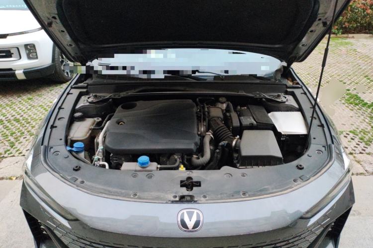 Used CHANGAN UNI-V 2023 1.5T Prestige Model Engine Bay