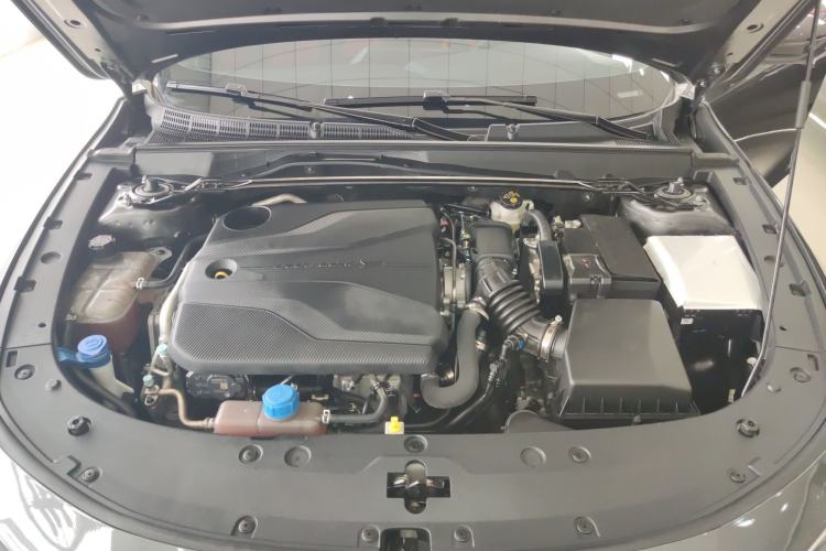 Used CHANGAN UNI-V 2023 1.5T Sport Edition Engine Bay