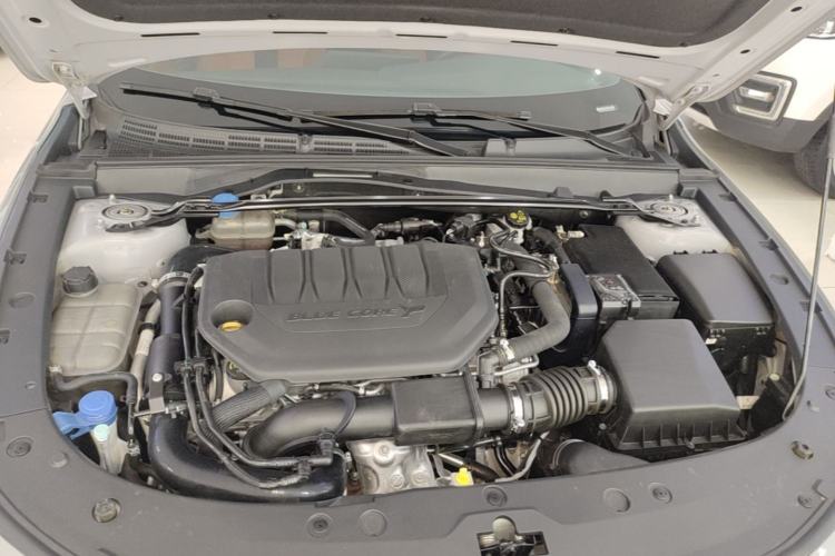Used CHANGAN UNI-V 2023 2.0T Sport Edition Engine Bay