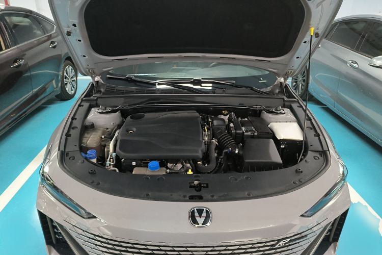 Used CHANGAN UNI-V 2023 1.5T Prestige Model Engine Bay