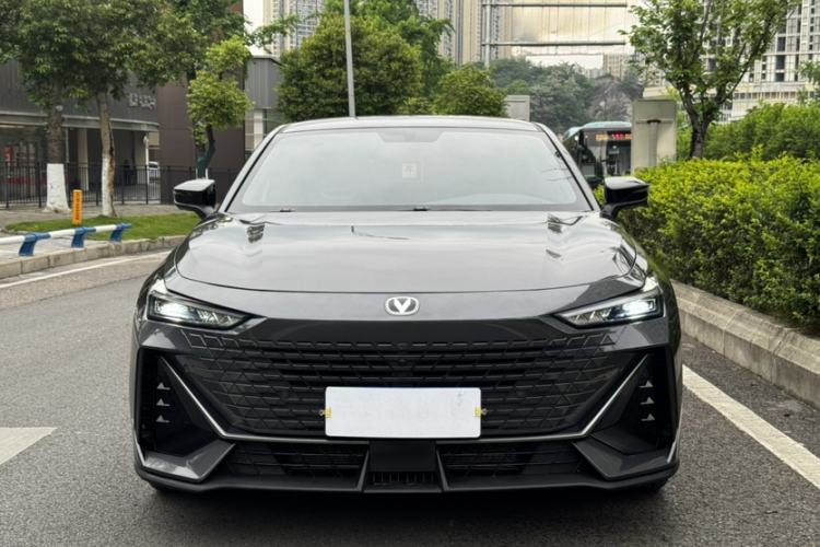 Used CHANGAN UNI-V 2023 1.5T Premium Model Exterior 2