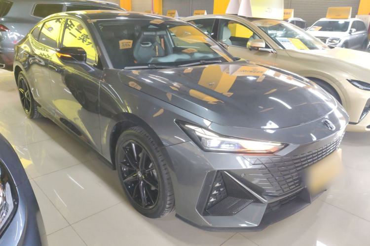Used CHANGAN UNI-V 2023 1.5T Prestige Model Exterior 2