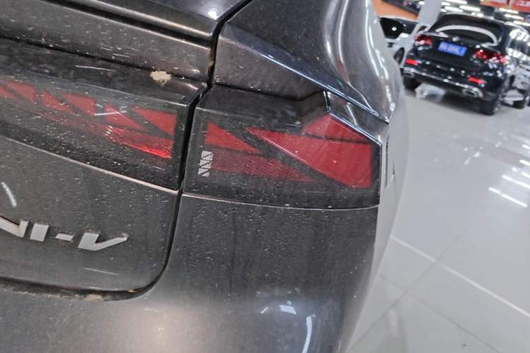Used CHANGAN UNI-V 2023 1.5T Prestige Model Exterior 3