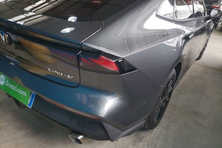 Used CHANGAN UNI-V 2023 1.5T Prestige Model Exterior 3