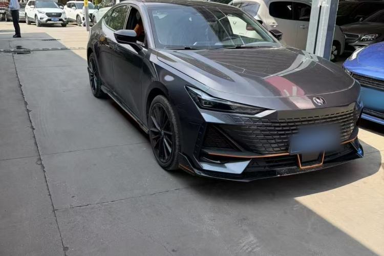 Used CHANGAN UNI-V 2023 1.5T Sport Edition Exterior 4